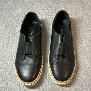 J Slides leather slip on with rubber sole. EUC.